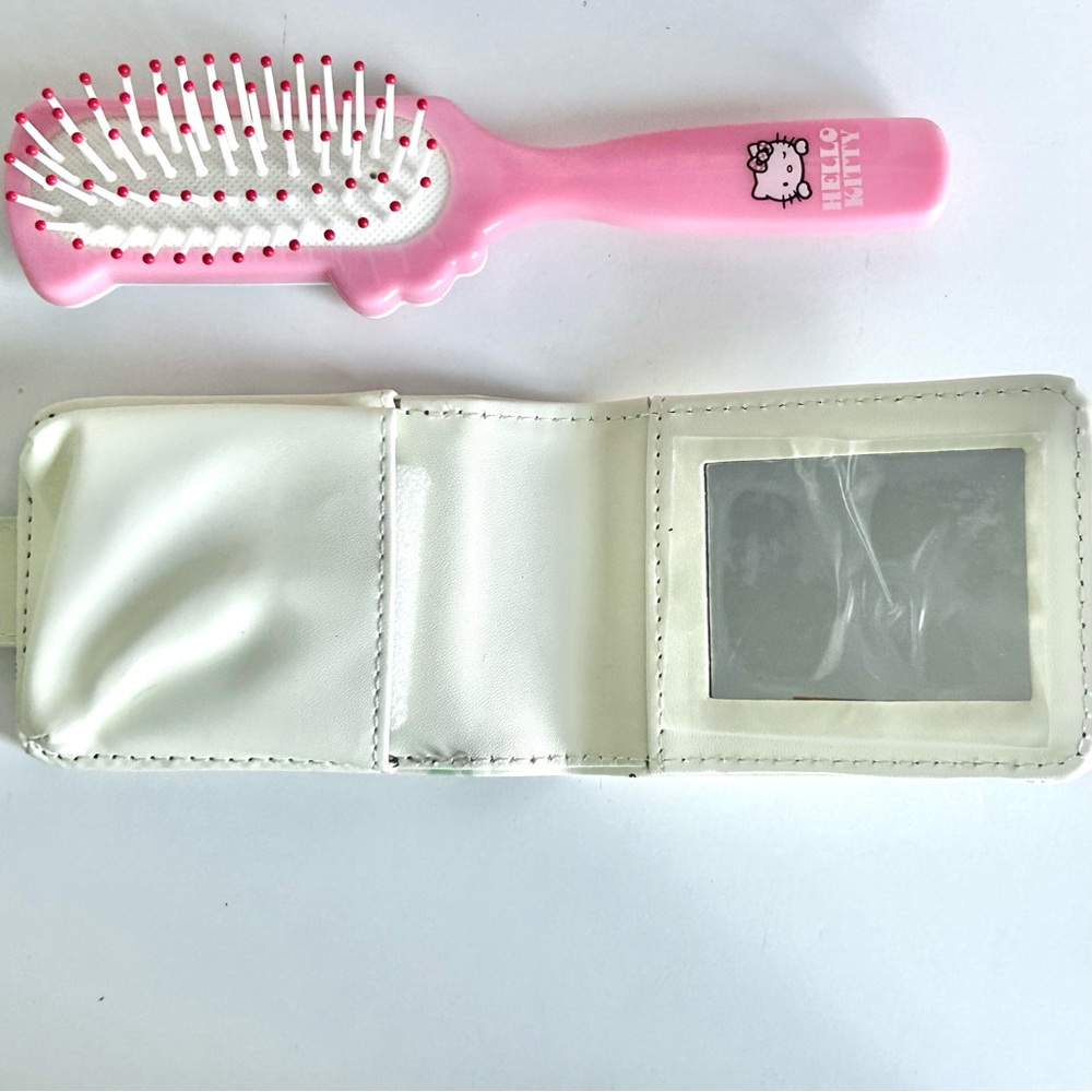 💖(HK310) Hello Kitty 7-Piece Adorable Glam Bundle! - Picture 11 of 15